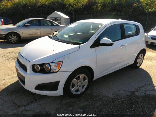 Chevrolet SONIC LS 2015 1G1JA6SH0F4197138 Image 2