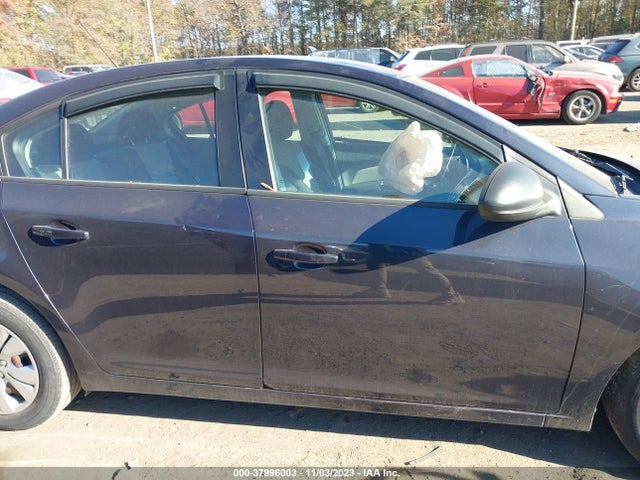Chevrolet Cruze Ls Auto 2015 1G1PA5SG5F7270353 Image 13