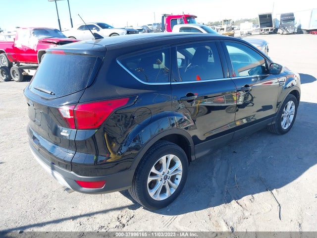 Ford ESCAPE SE 2019 1FMCU9GD2KUA65003 Image 4
