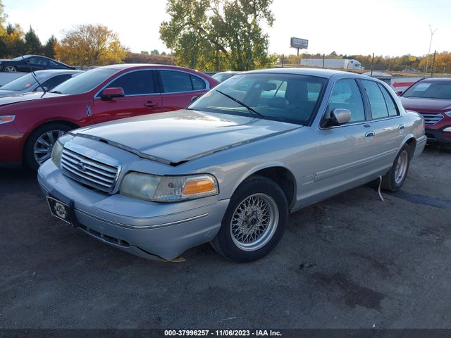 1999 FORD CROWN VICTORIA LX VIN: 2FAFP74WXXX158490