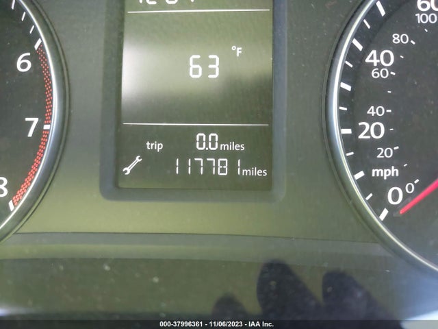 1VWAT7A30FC097265 Volkswagen Passat 1.8t Limited Edition