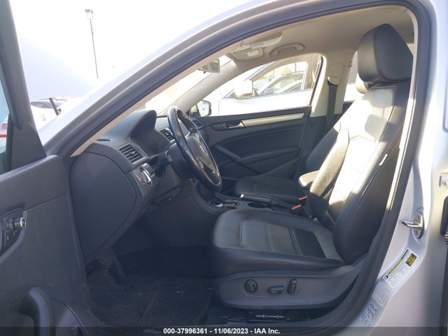 1VWAT7A30FC097265 Volkswagen Passat 1.8t Limited Edition