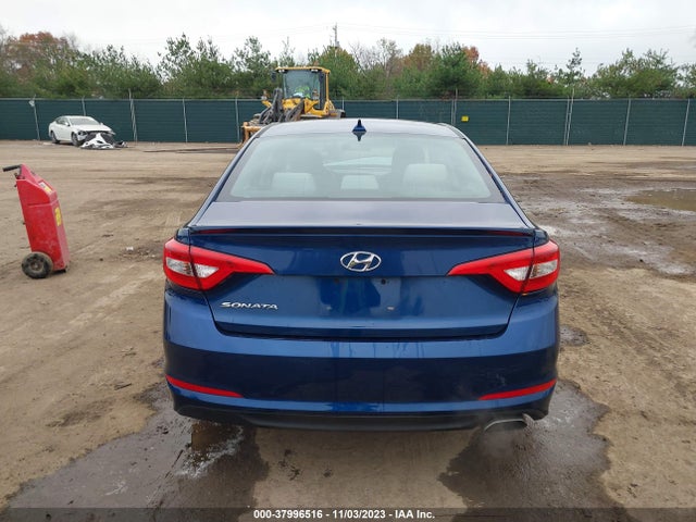 2015 HYUNDAI SONATA SE VIN: 5NPE24AF5FH213385