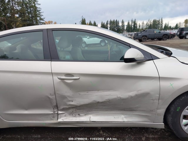 Hyundai ELANTRA SE 2017 5NPD74LF5HH065610 Image 13