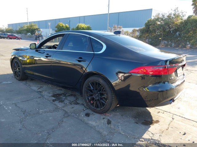 2017 JAGUAR XF SAJBD4BV6HCY34606 Photo 2