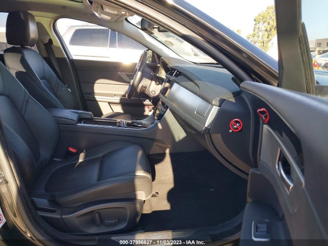 2017 JAGUAR XF SAJBD4BV6HCY34606 Photo 4