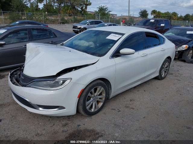 Chrysler 200 Limited 2016 1C3CCCAB7GN155474 Image 2