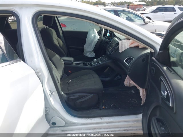 Chrysler 200 Limited 2016 1C3CCCAB7GN155474 Image 5