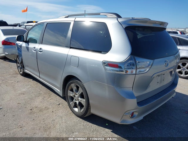 2011 TOYOTA SIENNA SE VIN: 5TDXK3DC1BS112157
