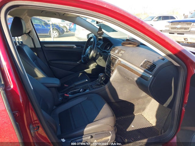 Продаж на аукціоні авто 2017 Volkswagen Passat 1.8t Se, vin: 1VWGT7A33HC002730, номер лоту: 37996767