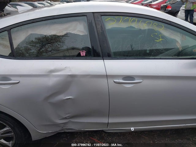 2018 HYUNDAI ELANTRA SEL VIN: 5NPD84LF5JH228520