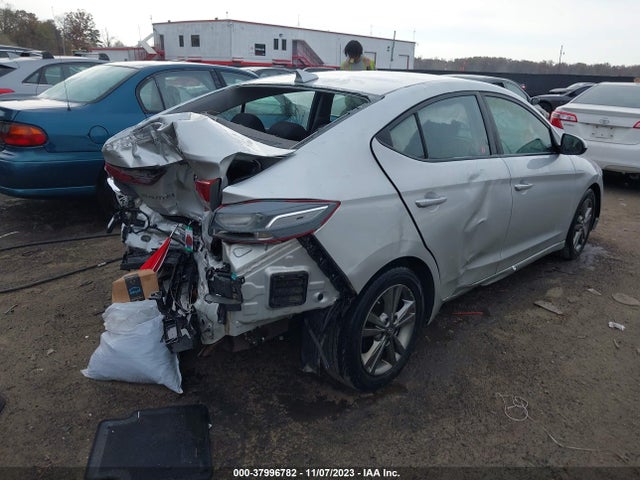 2018 HYUNDAI ELANTRA SEL VIN: 5NPD84LF5JH228520