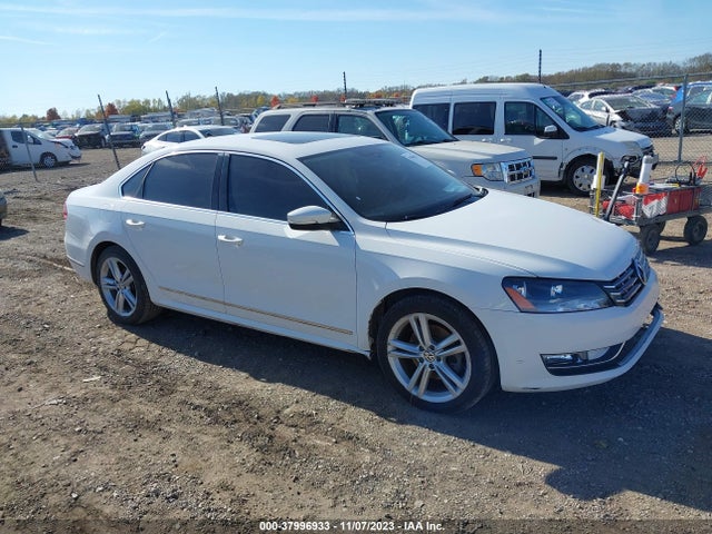 2014 VOLKSWAGEN PASSAT 2.0L TDI SEL PREMIUM VIN: 1VWCN7A33EC121382