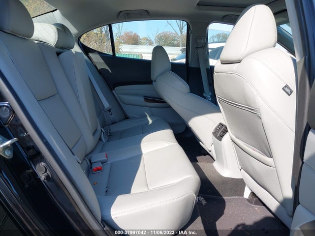 2017 ACURA TLX VIN: 19UUB1F35HA000425