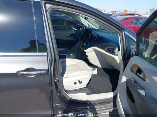 2019 CHRYSLER PACIFICA 2C4RC1EG6KR628311 Photo 4