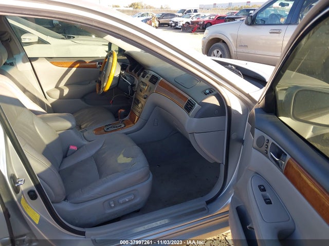 2005 LEXUS ES 330 VIN: JTHBA30G955132302