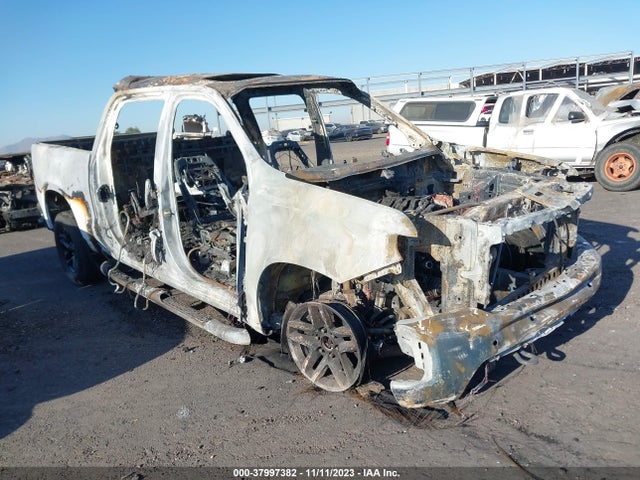 2019 3GCPYFED4KG298797 main image