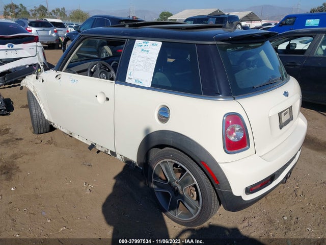 2013 MINI HARDTOP WMWSV3C57DT394651 Photo 2