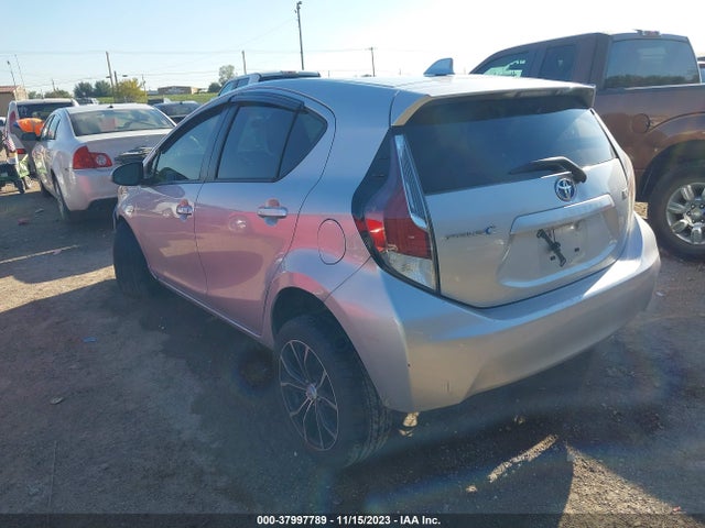 Toyota Prius C Two 2015 JTDKDTB30F1114203 Image 3