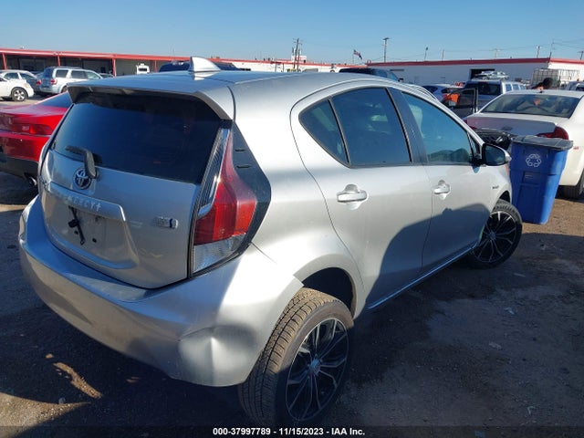 Toyota Prius C Two 2015 JTDKDTB30F1114203 Image 4