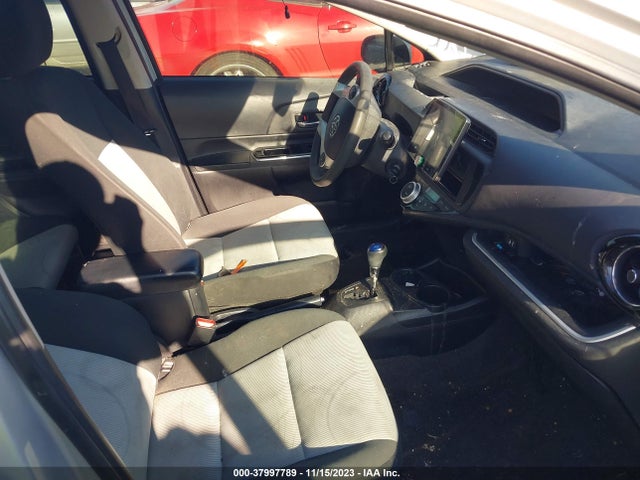 Toyota Prius C Two 2015 JTDKDTB30F1114203 Image 5