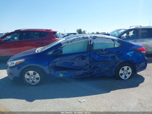3KPFK4A7XJE258722 KIA FORTE LX