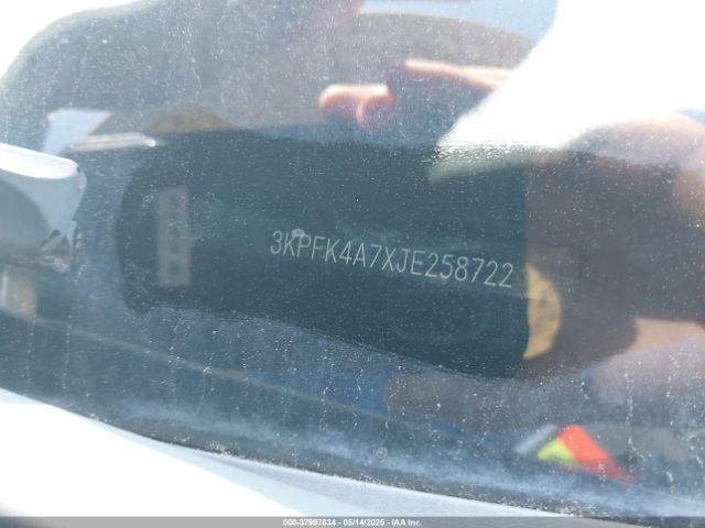 3KPFK4A7XJE258722 KIA FORTE LX