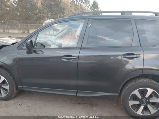 JF2SJAEC7HH426880 Subaru Forester 2.5i Premium