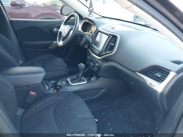 1C4PJLCBXHW645239 Jeep Cherokee Latitude Fwd