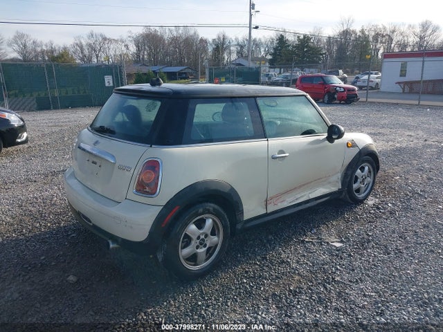 2009 MINI COOPER WMWMF33519TW74286 Photo 3