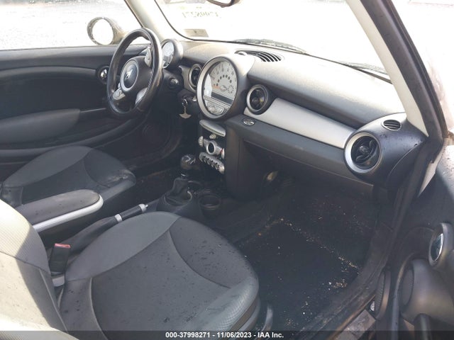 2009 MINI COOPER WMWMF33519TW74286 Photo 4