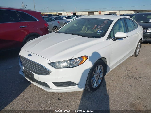 3FA6P0HD8HR126492 Ford FUSION SE