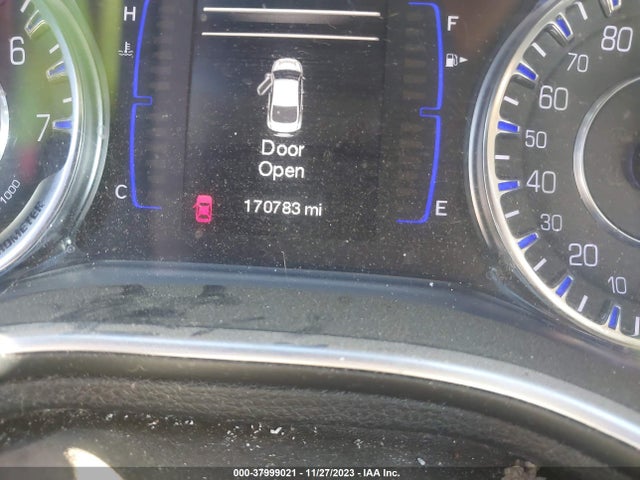 Chrysler 200 Limited 2015 1C3CCCAB8FN748369 Image 7
