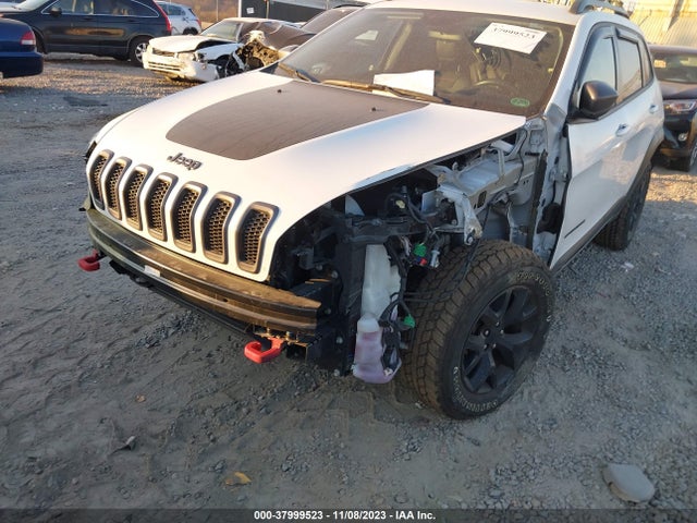 2015 JEEP CHEROKEE TRAILHAWK VIN: 1C4PJMBS5FW570938