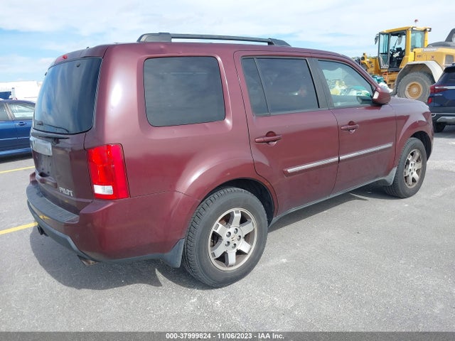 2011 HONDA PILOT TOURING VIN: 5FNYF3H91BB030201