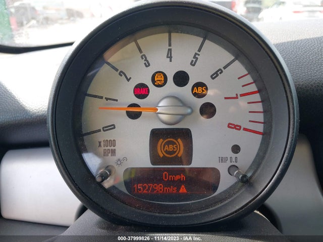 2011 MINI COOPER HARDTOP WMWSU3C52BTX96545 Photo 6