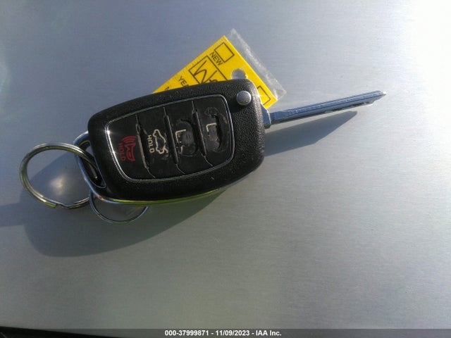 2015 HYUNDAI SONATA SE VIN: 5NPE24AF9FH129523
