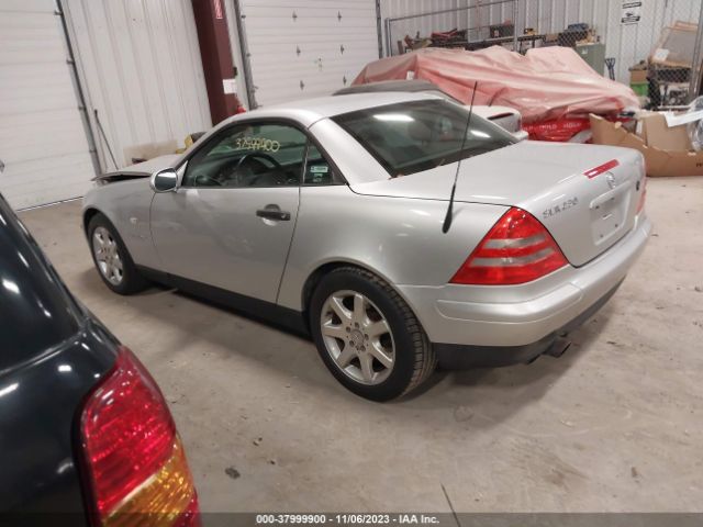 1999 MERCEDES-BENZ SLK-CLASS WDBKK47FXXF106031 Photo 2