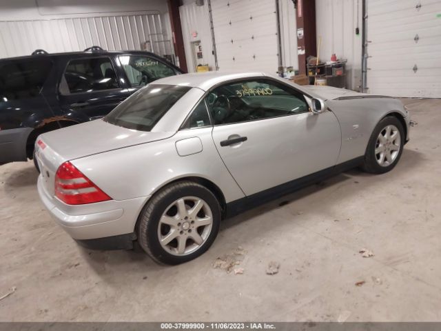 1999 MERCEDES-BENZ SLK-CLASS WDBKK47FXXF106031 Photo 3