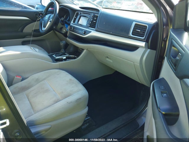 Toyota Highlander Le 2019 5TDBZRFH0KS950360 Image 5