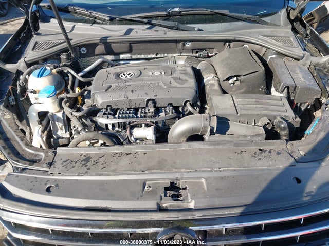 1VWBT7A30GC056785 Volkswagen Passat 1.8t Se