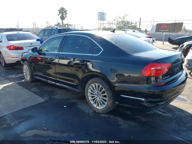1VWBT7A30GC056785 Volkswagen Passat 1.8t Se