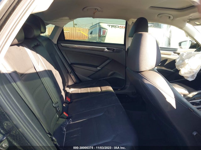 1VWBT7A30GC056785 Volkswagen Passat 1.8t Se