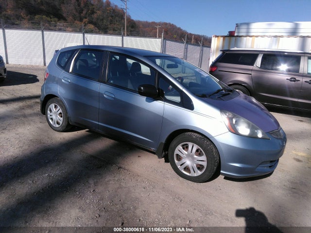 2011 HONDA FIT VIN: JHMGE8H35BC019074