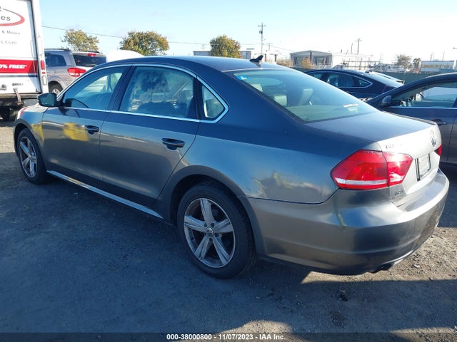 1VWAT7A30EC036626 Volkswagen Passat 1.8t Wolfsburg Edition