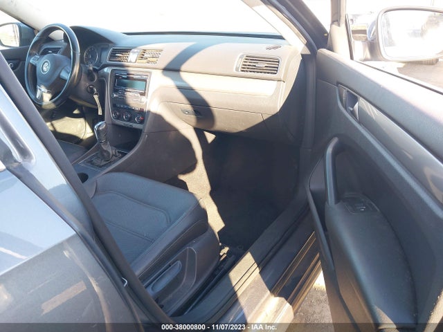 1VWAT7A30EC036626 Volkswagen Passat 1.8t Wolfsburg Edition