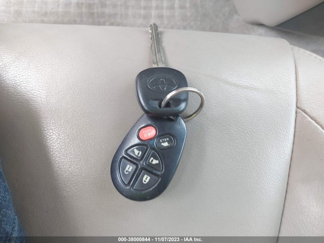 2008 TOYOTA SIENNA LIMITED VIN: 5TDBK22CX8S010291