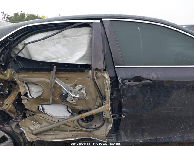 2018 TOYOTA CAMRY LE VIN: 4T1B11HK0JU089737