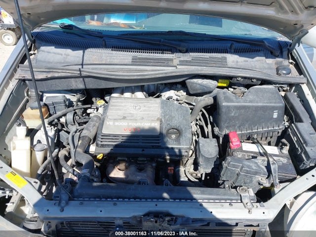 2002 TOYOTA SIENNA XLE VIN: 4T3ZF13C02U450165