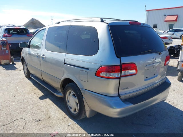2002 TOYOTA SIENNA XLE VIN: 4T3ZF13C02U450165